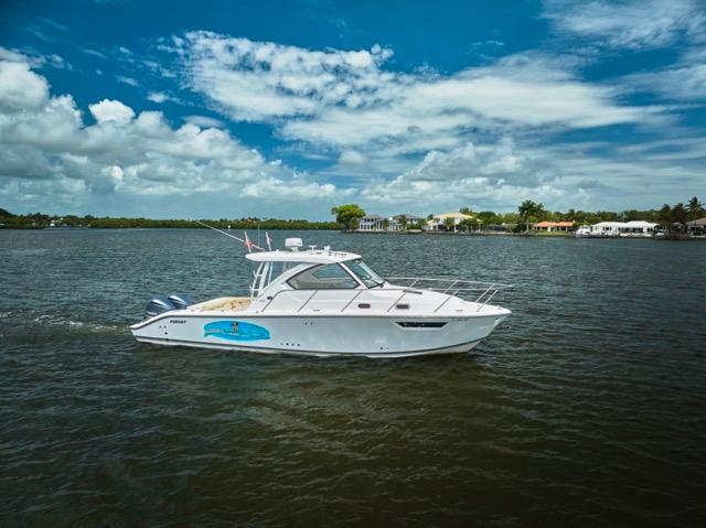 2017 Pursuit OS 325 Offshore