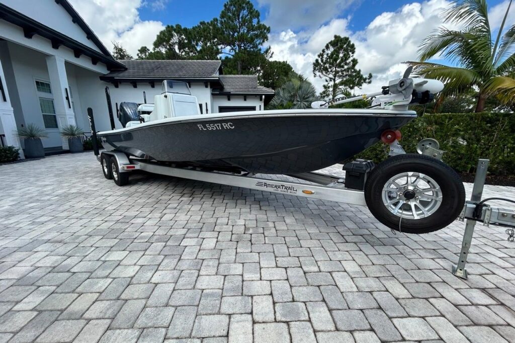 2016 Yellowfin 24 Bay