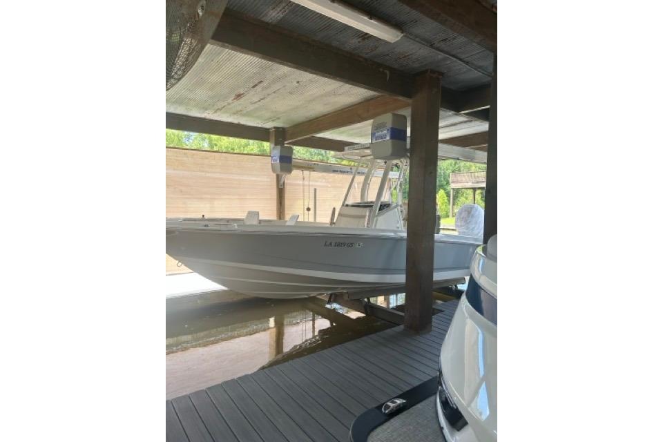 2024 Boston Whaler 250 Dauntless