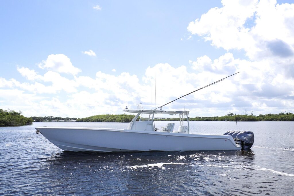 2023 Contender 44 ST