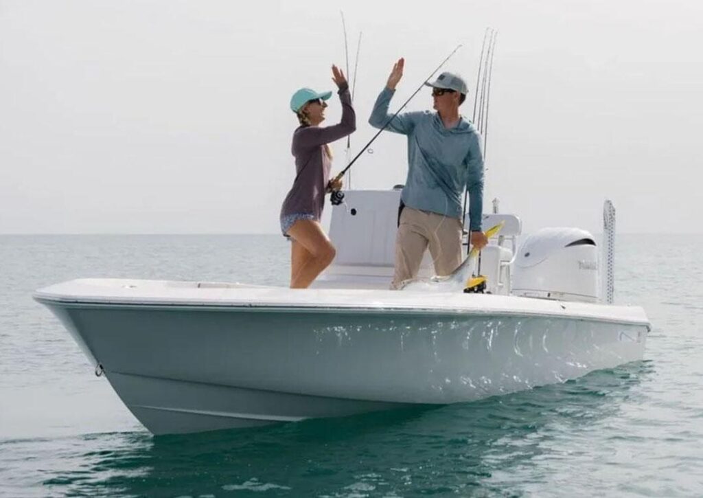 2026 Contender 23 Bay